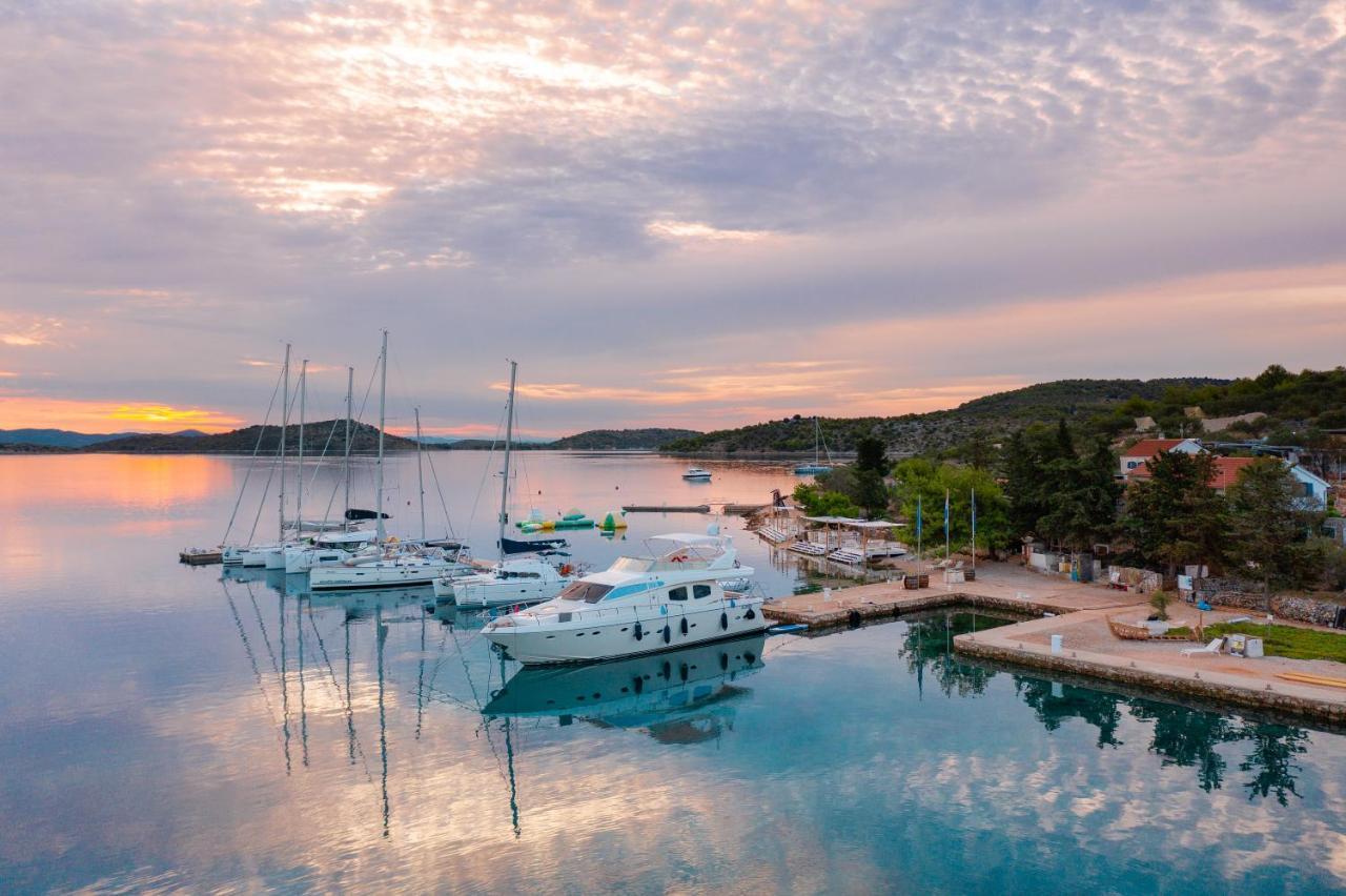 Glamping Resort Festa Kornati Pristanisce Exterior photo